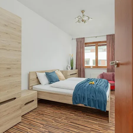 아파트 Spacious With Balcony In Center By Renters *
